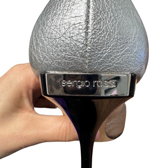 Sergio Rossi Silver Metallic Leather Pointed Toe Pumps Size 36 / US 6 - Picture 5 of 9